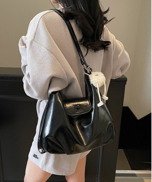 gossip!ロサンゼルス(ゴシップロサンゼルス)の「Y2Kチャーム付き大容量バッグ ショルダーバッグ&斜め掛けバッグ デイリー&通勤用/3WAY(ショルダーバッグ・レディース・ブラック/ブルー/シルバー/ピンク・FREE)」の9枚目の写真