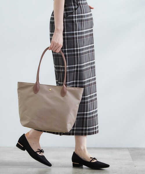 grove（グローブ）の「【撥水・軽量】シンプルキャリーオントート（トートバッグ・レディース・ブラック/ダークグレー/サックスブルー/ライトベージュ・00）」の9枚目の写真