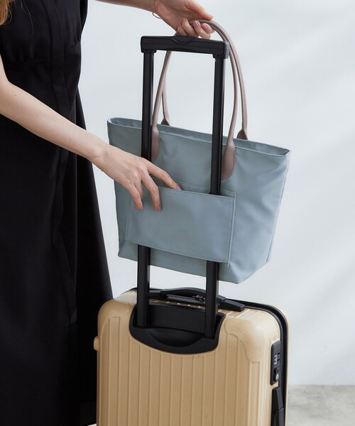 grove（グローブ）の「【撥水・軽量】シンプルキャリーオントート（トートバッグ・レディース・ブラック/ダークグレー/サックスブルー/ライトベージュ・00）」の11枚目の写真
