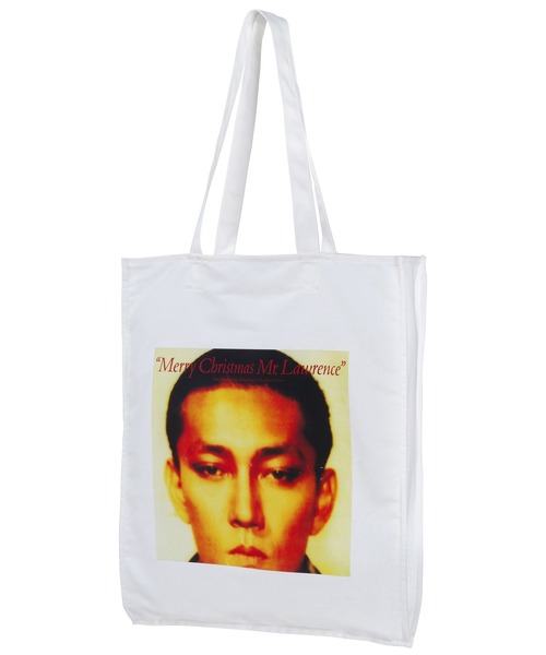 MEDICOM TOY(メディコムトイ)の「MLE 坂本龍一 「Merry Christmas Mr.Lawrence」 TOTE BAG(トートバッグ・メンズ・ホワイト・FREE)」の1枚目の写真
