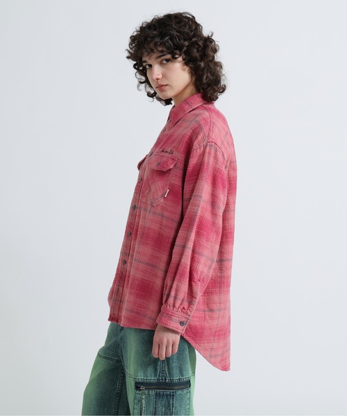 AVIREX(アヴィレックス)の「EMBROIDERY CHECK SHIRT/刺繍チェックシャツ(シャツ/ブラウス・レディース・ネイビー/ピンク/グリーン・F)」の8枚目の写真
