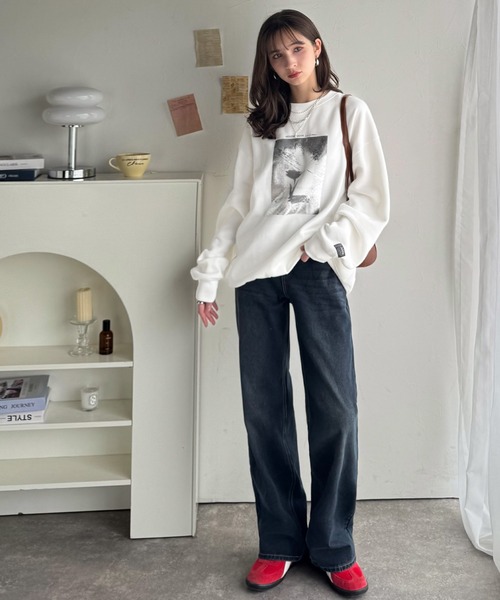 Java（ジャバ）の「《JaVaジャバコラボ》さりげない光沢感が目を惹く♪かすれボックス箔プリントオーバーサイズ裏起毛スウェット（長袖）（スウェット・レディース・オフホワイト/杢グレー・SMALL/MEDIUM/LARGE/X-LARGE）」の8枚目の写真