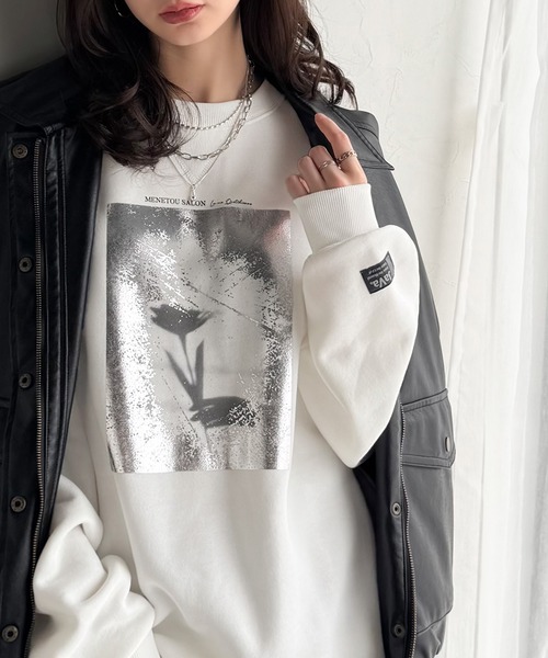 Java（ジャバ）の「《JaVaジャバコラボ》さりげない光沢感が目を惹く♪かすれボックス箔プリントオーバーサイズ裏起毛スウェット（長袖）（スウェット・レディース・オフホワイト/杢グレー・SMALL/MEDIUM/LARGE/X-LARGE）」の6枚目の写真