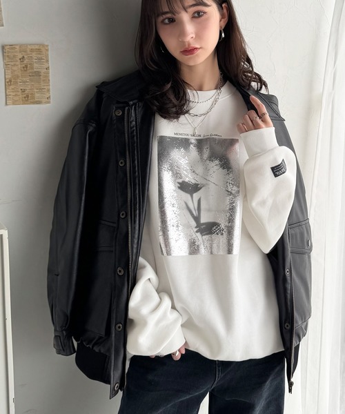 Java（ジャバ）の「《JaVaジャバコラボ》さりげない光沢感が目を惹く♪かすれボックス箔プリントオーバーサイズ裏起毛スウェット（長袖）（スウェット・レディース・オフホワイト/杢グレー・SMALL/MEDIUM/LARGE/X-LARGE）」の12枚目の写真