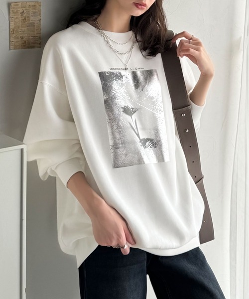 Java（ジャバ）の「《JaVaジャバコラボ》さりげない光沢感が目を惹く♪かすれボックス箔プリントオーバーサイズ裏起毛スウェット（長袖）（スウェット・レディース・オフホワイト/杢グレー・SMALL/MEDIUM/LARGE/X-LARGE）」の7枚目の写真