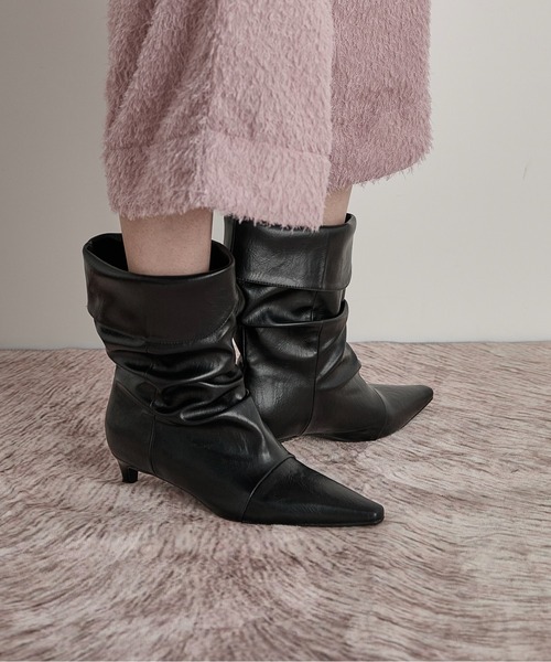 THE YOn（ザヨン）の「フェイクレザーカフショートブーツ（ブーツ・レディース・ブラック/ブラウン・37/39/38）」の8枚目の写真