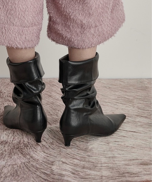 THE YOn（ザヨン）の「フェイクレザーカフショートブーツ（ブーツ・レディース・ブラック/ブラウン・37/39/38）」の11枚目の写真