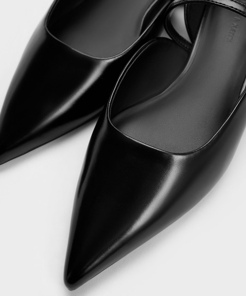 CHARLES & KEITH(チャールズ & キース)の「ポインテッドトゥ ドルセイメリージェーンフラット(パンプス・レディース・ブラック/バーガンディー/ライトアッシュグレー・22.5cm/23cm/23.5cm/24.5cm/25cm)」の6枚目の写真
