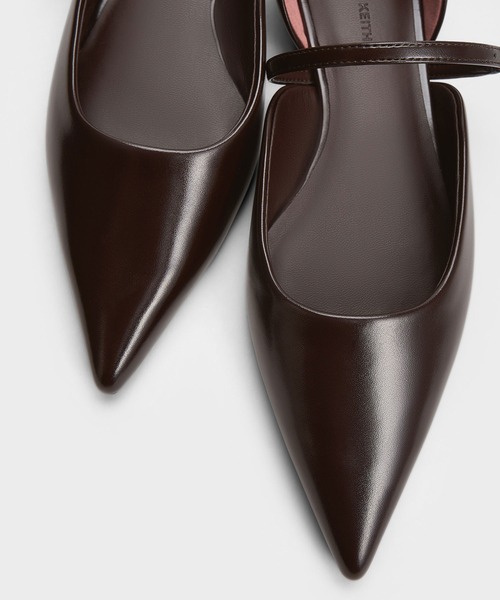 CHARLES & KEITH(チャールズ & キース)の「ポインテッドトゥ ドルセイメリージェーンフラット(パンプス・レディース・ブラック/バーガンディー/ライトアッシュグレー・22.5cm/23cm/23.5cm/24.5cm/25cm)」の14枚目の写真