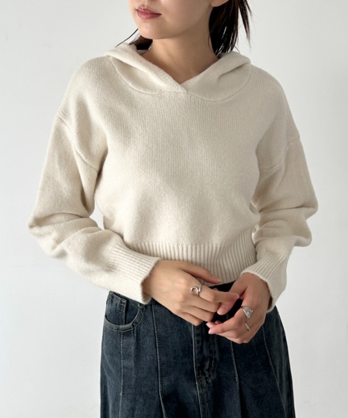 Bamm(バム)の「クロップドフーディーニットトップス(ニット/セーター・レディース・グレー/レッド/ダークグレー/アイボリー/ブラック・FREE)」の3枚目の写真