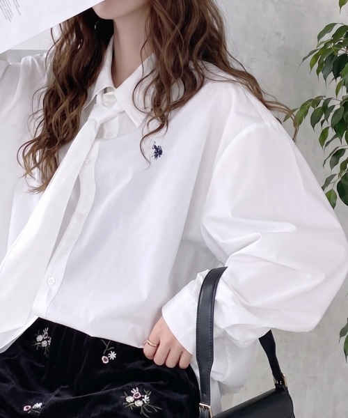U.S. POLO ASSN.(ユーエスポロアッスン)の「【Ada.別注 U.S. POLO ASSN】ネクタイ結び可能! ボウタイ セット オーバーサイズ シャツ(シャツ/ブラウス・レディース・ライトブルー/チャコール/ネイビー/ホワイト/ベージュ/ピンク・M/L/S)」の2枚目の写真
