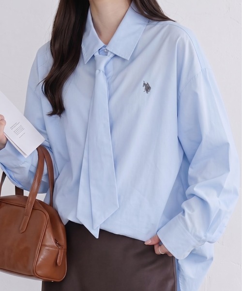 U.S. POLO ASSN.(ユーエスポロアッスン)の「【Ada.別注 U.S. POLO ASSN】ネクタイ結び可能! ボウタイ セット オーバーサイズ シャツ(シャツ/ブラウス・レディース・ライトブルー/チャコール/ネイビー/ホワイト/ベージュ/ピンク・M/L/S)」の4枚目の写真