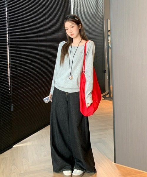 gossip！ロサンゼルス（ゴシップロサンゼルス）の「【Y2Kガーリー】スタッズ風ストーン付きワンショルダーロングスリーブTシャツ（オフショルダー）（Tシャツ/カットソー・レディース・ホワイト/ブラック/グレー・FREE）」の11枚目の写真
