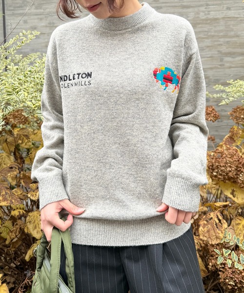 PENDLETON（ペンドルトン）の「【PENDLETON】≪別注≫ ペンドルトン ロイヤルウール ワンポイント刺繍プルオーバーニット ユニセックス（ニット/セーター・レディース・ブラック/ホワイト/グレー/ワイン・M/S/L）」の4枚目の写真