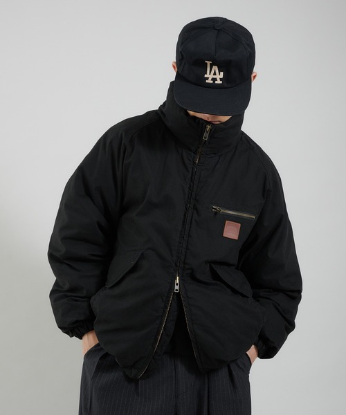 Perushu（ペルーシュ）の「ライトダック中綿ボリュームスタンドネック