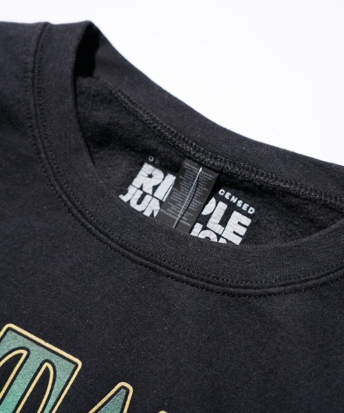 THRIFTY LOOK（スリフティールック）の「THRIFTY LOOK / THRIFTY "JOJO'S BIZARRE ADVENTURE" CREW SWEAT ユーズド加工 ジョジョの奇妙な冒険 クルーネックスウェット（スウェット・メンズ・ブラック・LARGE/X-LARGE/XX-LARGE）」の3枚目の写真