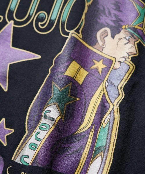 THRIFTY LOOK（スリフティールック）の「THRIFTY LOOK / THRIFTY "JOJO'S BIZARRE ADVENTURE" CREW SWEAT ユーズド加工 ジョジョの奇妙な冒険 クルーネックスウェット（スウェット・メンズ・ブラック・LARGE/X-LARGE/XX-LARGE）」の4枚目の写真