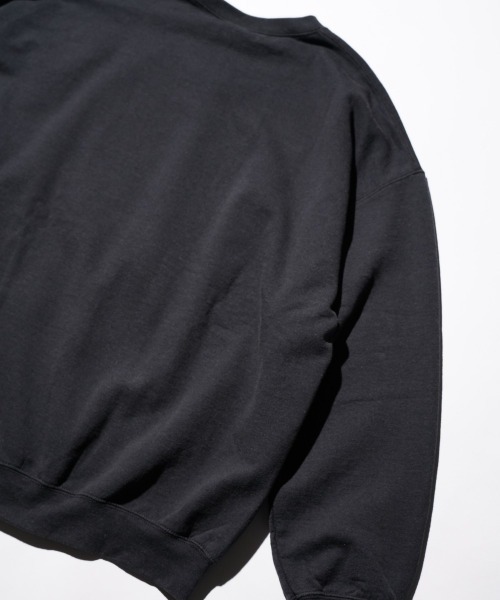 THRIFTY LOOK（スリフティールック）の「THRIFTY LOOK / THRIFTY "JOJO'S BIZARRE ADVENTURE" CREW SWEAT ユーズド加工 ジョジョの奇妙な冒険 クルーネックスウェット（スウェット・メンズ・ブラック・LARGE/X-LARGE/XX-LARGE）」の7枚目の写真