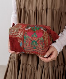 Monocoro toppi（モノコロトッピ）の「刺繍　サリーパッチワーク スクエア ボックス ポーチ インド（ポーチ）」