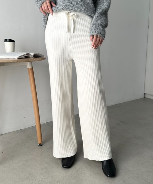 CLEA（クレア）の「リブニットストレートパンツ（その他パンツ・レディース・ブラック/ブラウン/アイボリー/グレー・FREE）」の2枚目の写真