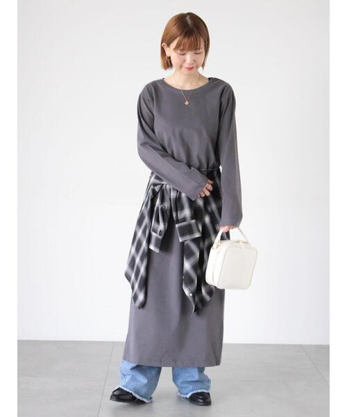 Lugnoncure（ルノンキュール）の「クルーネックロングワンピース（ワンピース・レディース・ブラウン/チャコールグレー・F）」の2枚目の写真