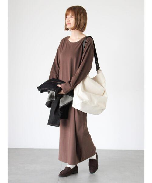 Lugnoncure（ルノンキュール）の「クルーネックロングワンピース（ワンピース・レディース・ブラウン/チャコールグレー・F）」の3枚目の写真