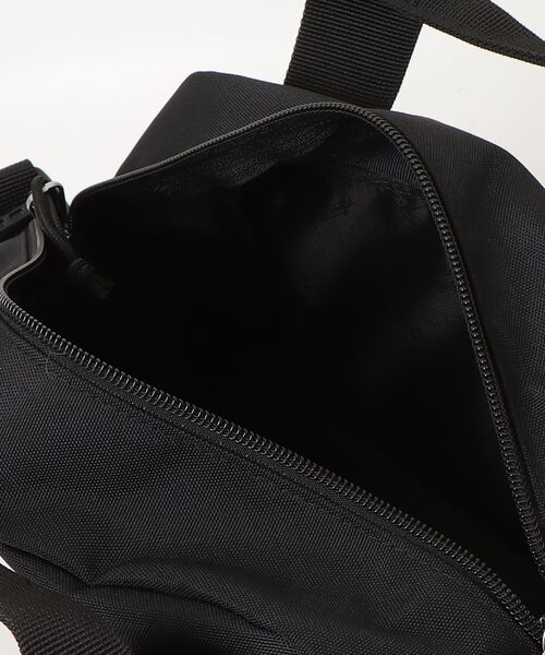 JANSPORT（ジャンスポーツ）の「【JANSPORT】WEEKENDER MINI DUFFEL（ショルダーバッグ・レディース・ブラック・FREE）」の4枚目の写真