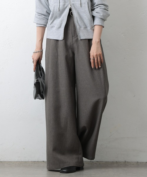 COLONY 2139（コロニートゥーワンスリーナイン）の「2タックワイドスラックス（スラックス・レディース・ブラック/チャコールグレー/ブラウン・SMALL/MEDIUM/LARGE）」の2枚目の写真