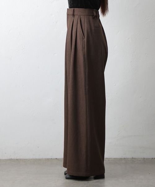 COLONY 2139（コロニートゥーワンスリーナイン）の「2タックワイドスラックス（スラックス・レディース・ブラック/チャコールグレー/ブラウン・SMALL/MEDIUM/LARGE）」の6枚目の写真