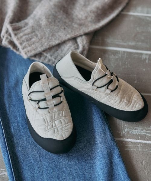 LEPSIM(レプシィム)の「ライトモックシューズ 595856(その他シューズ・レディース・アイボリー/ブラック・MEDIUM/LARGE)」の2枚目の写真