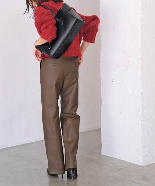 AKTE（アクテ）の「フェイクレザーパンツ（その他パンツ・レディース・モカ/ブラック・1/2/2T）」の17枚目の写真