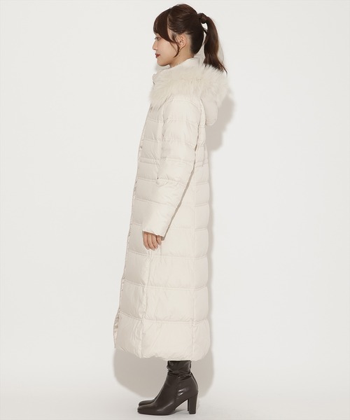 AND COUTURE(アンドクチュール)の「FOXファー付きスーパーロングダウン(ダウンジャケット/コート・レディース・ベージュ/ブラウン/ブラック・FREE)」の22枚目の写真