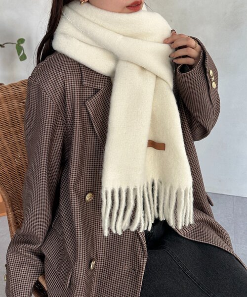 Thevon（ゼボン）の「フリンジボリュームマフラー（マフラー・レディース・ブラウン/オレンジ/アイボリー・FREE）」の2枚目の写真