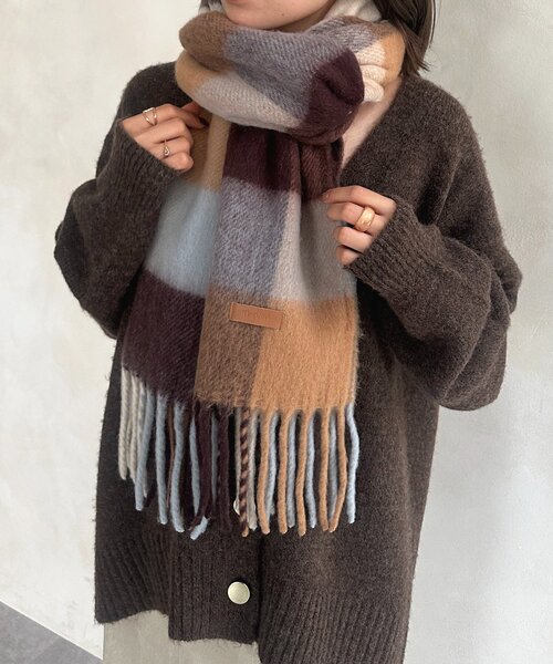 Thevon（ゼボン）の「フリンジボリュームマフラー（マフラー・レディース・ブラウン/オレンジ/アイボリー・FREE）」の10枚目の写真