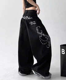 lilful（リルフル）の「バック刺繍デザイン バレルレッグシルエット ワイドデニムパンツ（デニムパンツ）」