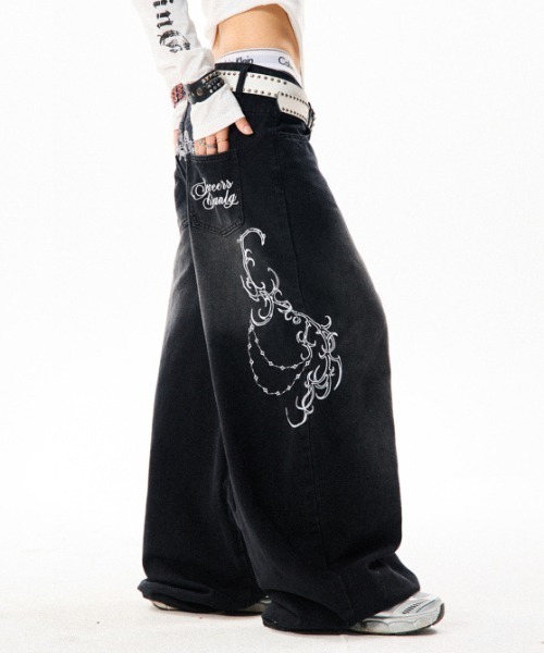 セール】バック刺繍デザイン バレルレッグシルエット ワイドデニム