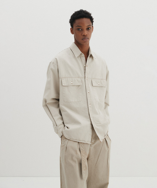 DNSR(ディーエヌエスアール)の「バイオウォッシュシャツ ベージュ(シャツ/ブラウス・メンズ・その他・SMALL/MEDIUM/LARGE)」の2枚目の写真