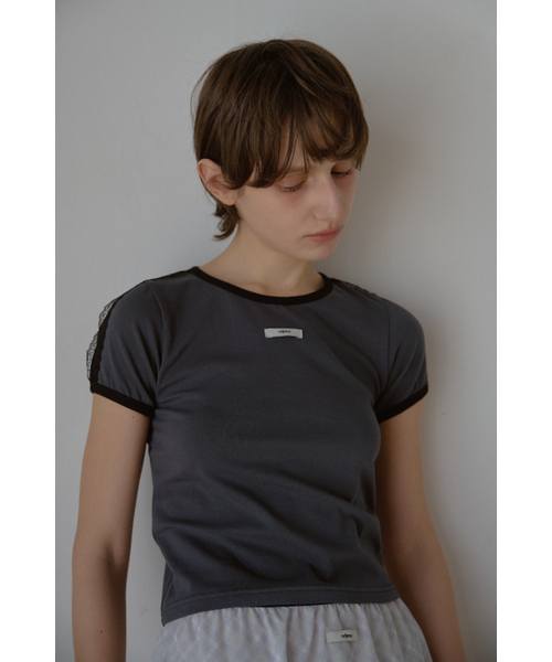 LETERIE(レテリー)の「LACE LINE T-SHIRT_CHARCOAL(Tシャツ/カットソー・レディース・チャコール・FREE)」の1枚目の写真