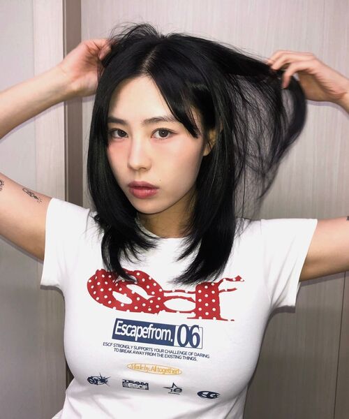 ESCAPEFROM（エスケープフロム）の「レッドドットESCFロゴコラージュプリントスリムフィット半袖アイボリー（Tシャツ/カットソー・レディース・アイボリー・MEDIUM/LARGE）」の10枚目の写真