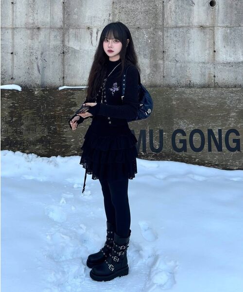 SALT AND CHOCOLATE(ソルトアンドチョコレート)の「ラウンドトゥバックルバイカーブーツ 412446002 (5.5cm/1カラー)(ブーツ・レディース・ブラック・22.5cm/23cm/23.5cm/24cm/24.5cm/25cm)」の4枚目の写真
