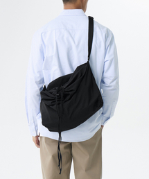 MUSINSA STANDARD(VTX^_[h)Crinkle Drawstring Easy Crossbody Bag [Black](bZW[obO)
