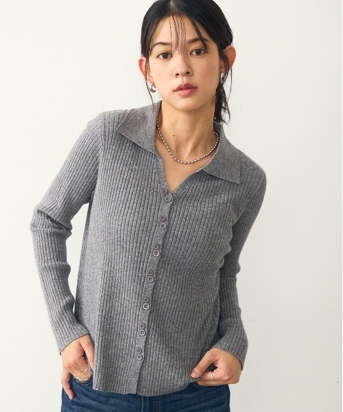 attiree(アティレー)の「衿付き ダブルボタン カーディガン(カーディガン/ボレロ・レディース・ボルドー/グレー/ブラック/アイボリー/カーキ・FREE)」の4枚目の写真