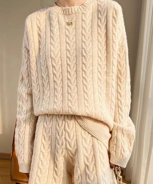 GLAMOROUS JANE(グラマラスジェーン)の「ケーブルニット×ショートパンツ 2点セット(セットアップ・レディース・オフホワイト/チャコールグレー・FREE)」の3枚目の写真