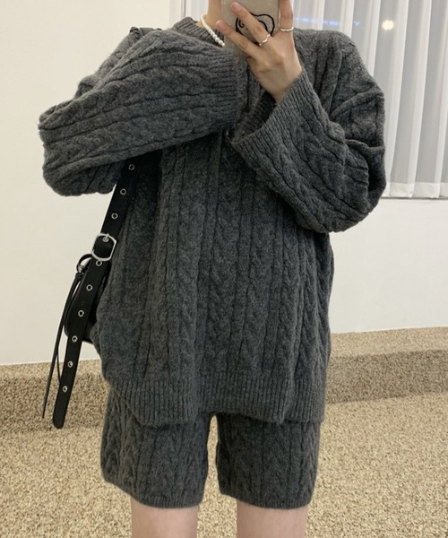 GLAMOROUS JANE(グラマラスジェーン)の「ケーブルニット×ショートパンツ 2点セット(セットアップ・レディース・オフホワイト/チャコールグレー・FREE)」の6枚目の写真