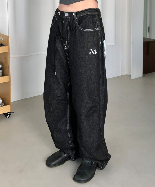 MUCENT(ムセント)の「シグニチャーバッグ72レタリングワイドデニムパンツ 男女共用(デニムパンツ・レディース・ブラック・FREE)」の12枚目の写真