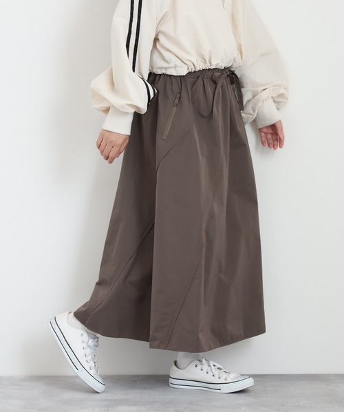 EGLANTINE(エグランティーヌ)の「EGLANTINE ポリエステルスカート(スカート・レディース・ベージュ/オレンジ/パープル/モカ・40)」の17枚目の写真