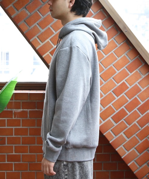 Calvin Klein(カルバン・クライン)の「Calvin Klein CKロゴ裏起毛パーカー(パーカー・メンズ・グレー・X-LARGE/MEDIUM/LARGE)」の6枚目の写真