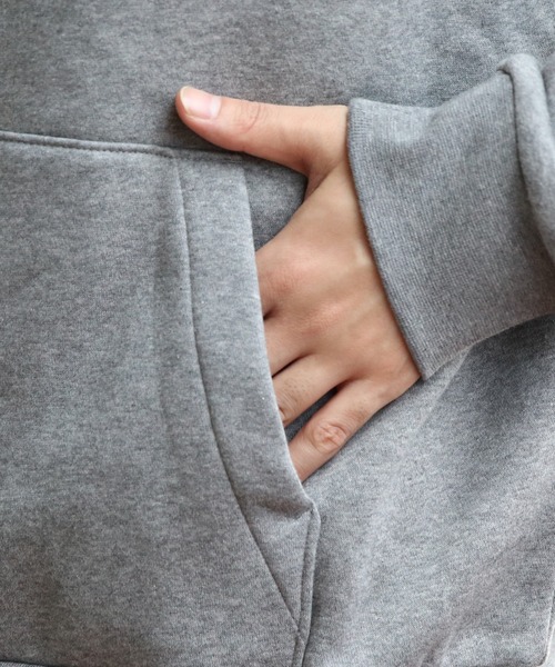 Calvin Klein(カルバン・クライン)の「Calvin Klein CKロゴ裏起毛パーカー(パーカー・メンズ・グレー・X-LARGE/MEDIUM/LARGE)」の15枚目の写真