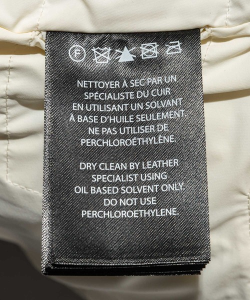 Mackage（マッカージュ）の「Mackage JACEY-CITY Light Down Jacket マッカージュ ジェイシー ライト ダウンジャケット（ダウンジャケット/コート・レディース・ブラック・MEDIUM）」の17枚目の写真