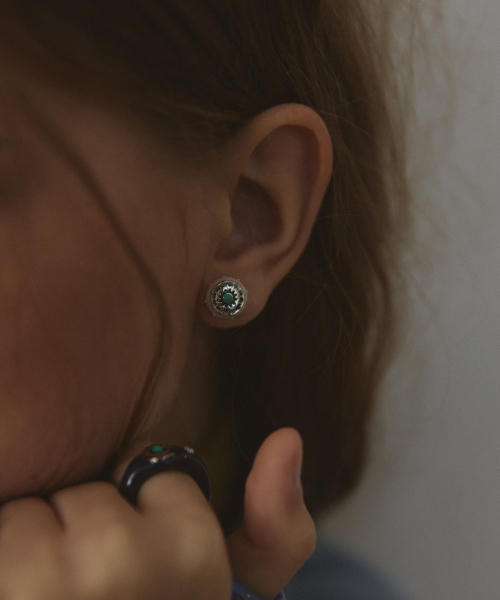 NFF（エヌエフエフ）の「totem round earrings-ivory（ピアス（両耳用）・レディース・その他・FREE）」の2枚目の写真